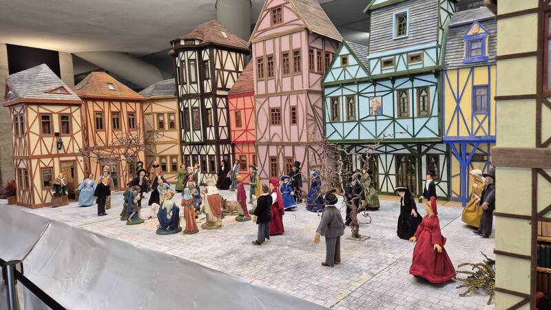 INAUGURATO IL PRESEPIO MONUMENTALE ALL’INTERNO DEL PALAZZO DELLA REGIONE