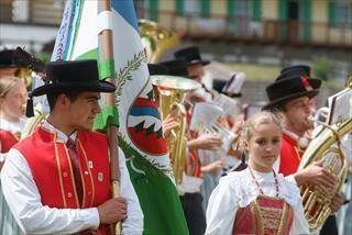 Iniziative e progetti di tutela e promozione delle minoranze linguistiche regionali Iniziative e progetti di tutela e promozione delle minoranze linguistiche regionali