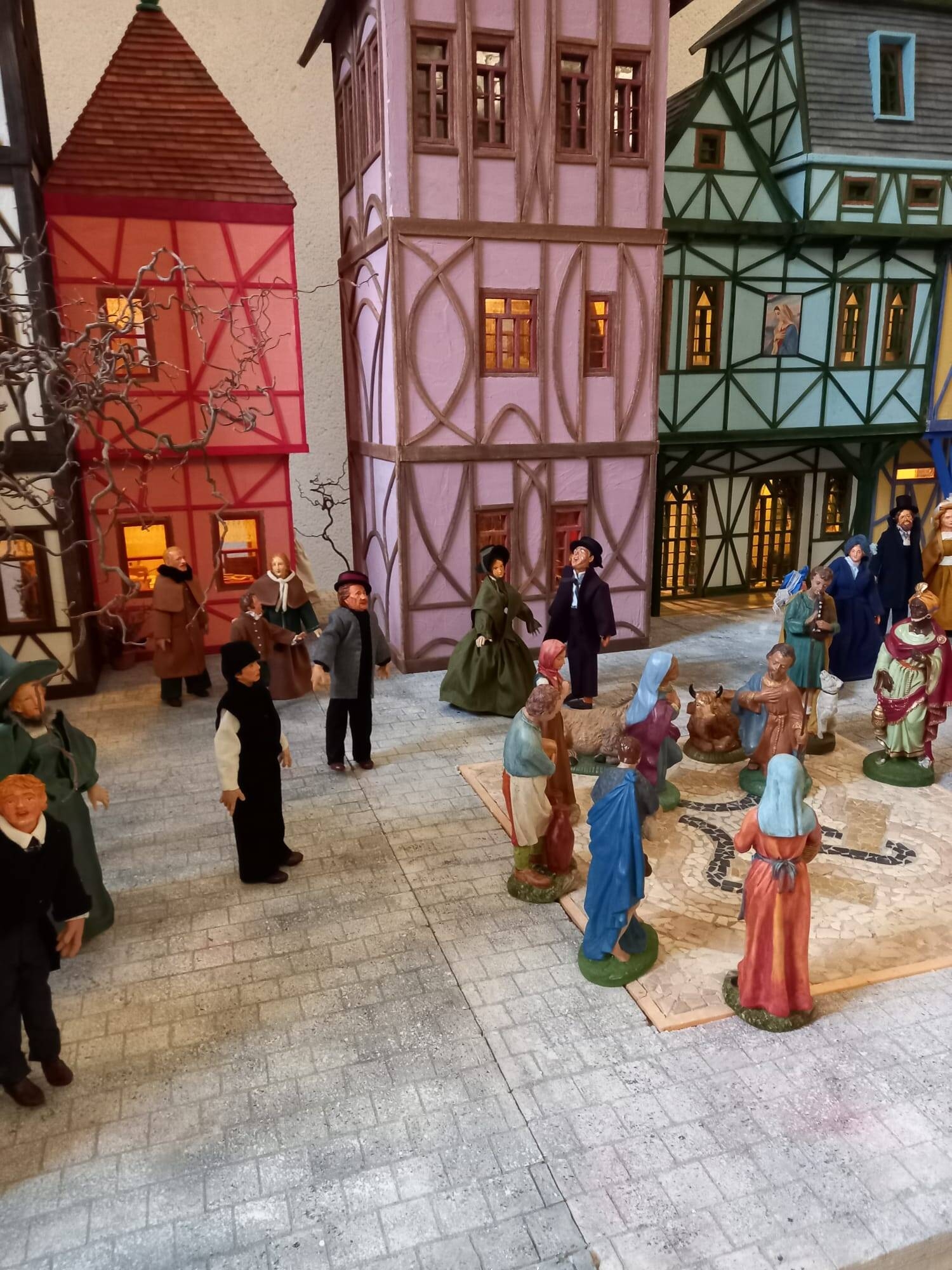 Immagine: angolo della piazza