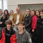 Immagine: foto di gruppo con gli studenti dopo la visita guidata 2