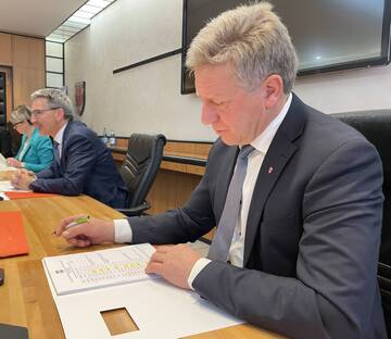 ELEZIONI: GIUNTA "TRENTINO ALTO ADIGE/SÜDTIROL APPROVA L'ITER PER LA NORMA DI ATTUAZIONE SUI LIMITI DEI MANDATI