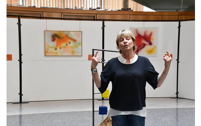Immagine: la dottssa Marina Eccher introduce la mostra