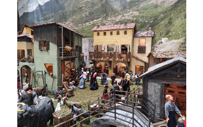 Immagine: La piazza del borgo